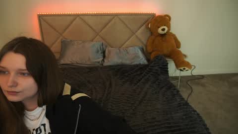 Emily online show from May 2026 07:15:01 AM