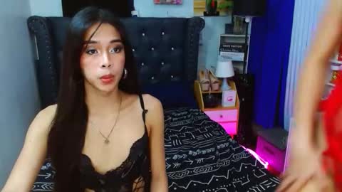 BELLA AND HANA online show from December 2025 06:23:01 PM