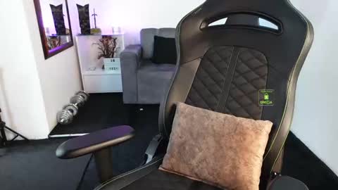 If you want me to use the Lovense please let me know  --    online show from February 2026 05:40:02 PM