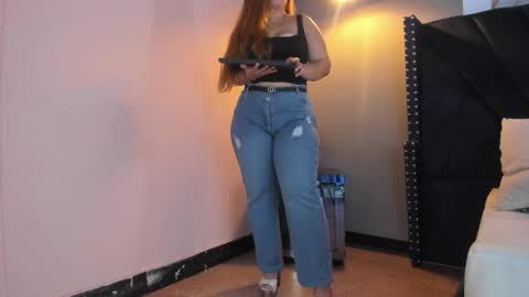 MAHIA online show from December 2025 01:50:02 PM