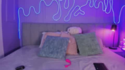 Mai online show from November 2025 07:48:02 PM