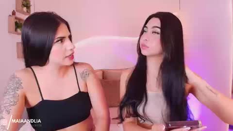 MAIA  LIA  online show from September 2025 08:30:01 PM