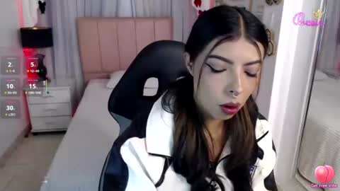 Maia Reficco online show from July 2026 12:03:01 PM