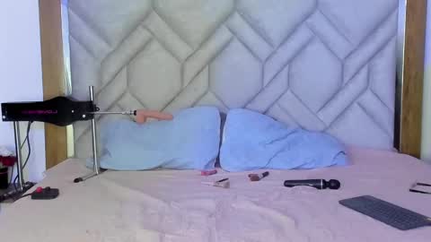 Snapshot of maia_stark_ chatting on January 2025 06:52:01 AM Maia Stark online show from January 2025 06:52:01 AM