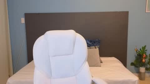 Maiaa Ruiz  online show from December 2024 03:09:02 PM