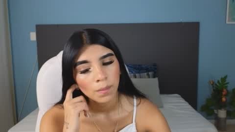 Maiaa Ruiz  online show from January 2025 01:08:01 PM