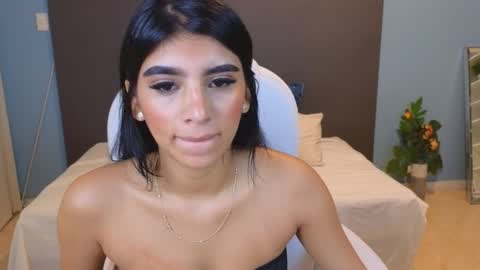 Maiaa Ruiz  online show from January 2025 03:23:01 PM