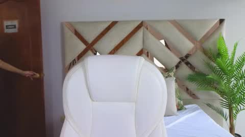 Maiaa Ruiz  online show from March 2025 01:21:01 PM