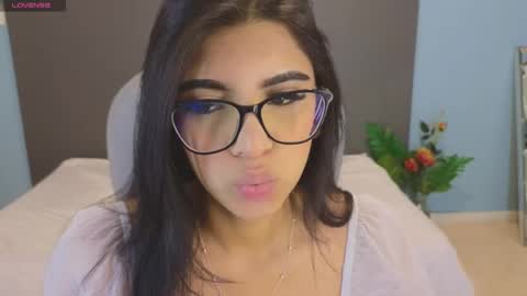 Maiaa Ruiz  online show from September 2025 02:38:02 PM