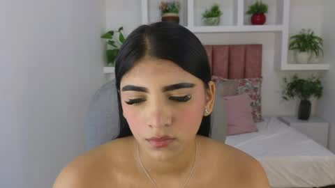 Snapshot of maiaa_ruiz chatting on June 2026 01:27:01 PM Maiaa Ruiz online show from June 2026 01:27:01 PM