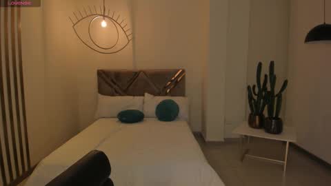  Maia  online show from October 2025 04:40:02 PM