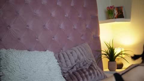  Maia  online show from February 2026 11:01:01 PM