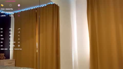 Elina online show from October 2025 09:28:02 AM