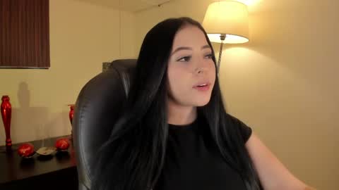 Snapshot of maiiitee_ chatting on May 2026 03:27:01 PM Mait online show from May 2026 03:27:01 PM