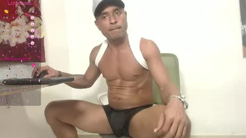 Snapshot of maik_alen chatting on May 2026 03:35:02 AM . Maik Alen . online show from May 2026 03:35:02 AM