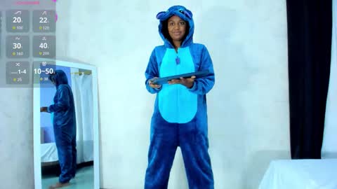 Mailyn online show from November 2025 08:20:02 PM