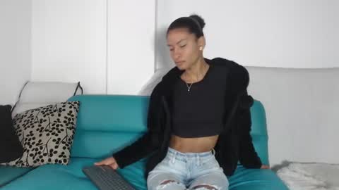 mailyn_gold online show from June 2026 11:57:01 AM