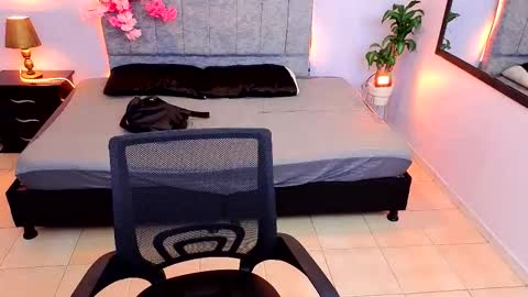 MAITE STONE1 online show from October 2025 03:48:01 AM