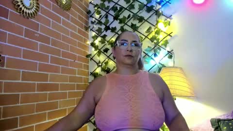 Snapshot of maja_hills chatting on December 2025 09:21:02 PM maja_hills online show from December 2025 09:21:02 PM