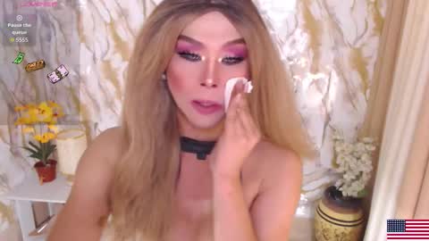 Snapshot of majestictrannycockx chatting on February 2026 05:22:02 AM Epitome of Goddess MISS EMERALD online show from February 2026 05:22:02 AM