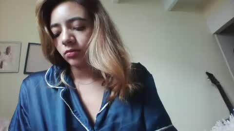 majo_gomezz online show from September 2025 03:02:01 PM