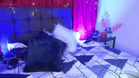 Celeste Bonet  online show from October 2025 11:43:02 AM