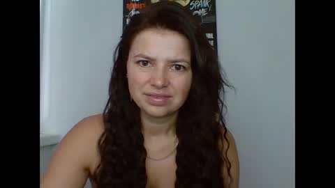 make_mesmile online show from September 2025 05:51:01 AM