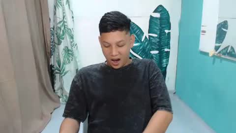 makehugecock online show from October 2025 08:13:02 PM