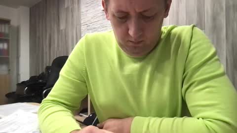 Snapshot of maks199402 chatting on December 2025 09:28:02 AM maksoffice online show from December 2025 09:28:02 AM