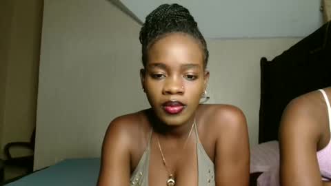 malani_malia online show from November 2025 03:22:01 PM