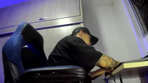 Snapshot of male_pussy chatting on December 2025 03:12:03 AM ADAM online show from December 2025 03:12:03 AM