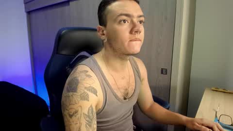 Snapshot of male_pussy chatting on January 2026 04:23:01 PM ADAM online show from January 2026 04:23:01 PM