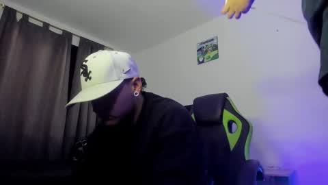 Snapshot of male_pussy chatting on February 2026 01:44:02 AM ADAM online show from February 2026 01:44:02 AM