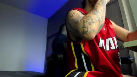 Snapshot of male_pussy chatting on February 2026 04:36:01 PM ADAM online show from February 2026 04:36:01 PM