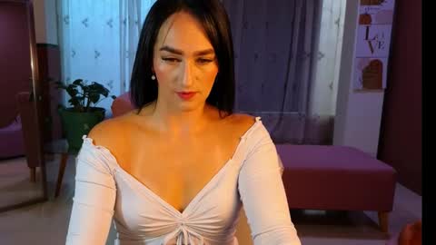 Snapshot of malen_fitnessmilf chatting on November 2025 12:17:01 PM malen_fitnessmilf online show from November 2025 12:17:01 PM
