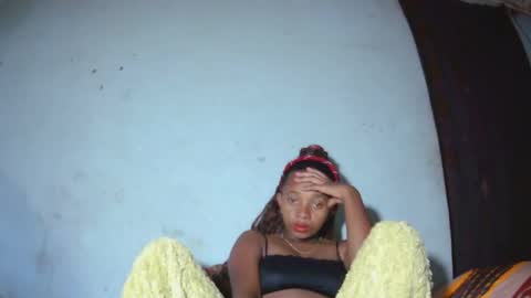 malinah01 online show from September 2025 10:00:01 PM