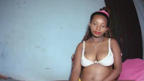 malinah01 online show from September 2025 05:18:01 PM