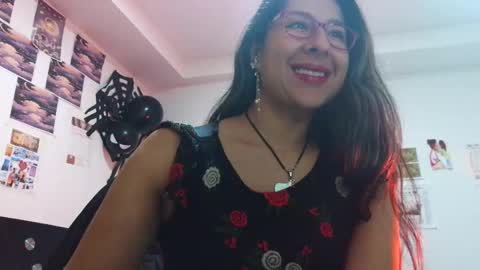 Snapshot of malishka_fox chatting on October 2025 03:28:02 AM Malishka online show from October 2025 03:28:02 AM