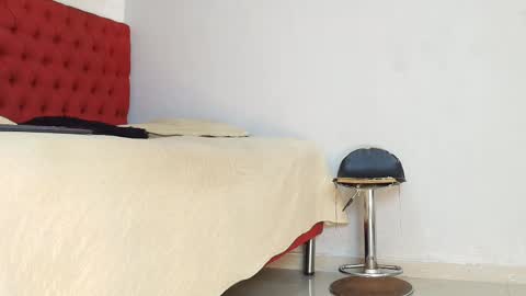 Lory  online show from April 2026 07:11:02 PM