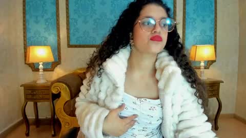 Snapshot of maloryjones chatting on May 2026 12:02:01 PM maloryjones online show from May 2026 12:02:01 PM