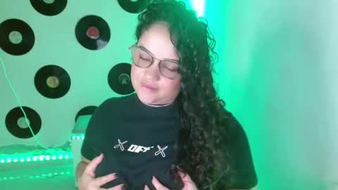 Snapshot of malorymorgantt chatting on February 2025 09:48:01 PM MI INSTAGRAM soy glory01 online show from February 2025 09:48:01 PM