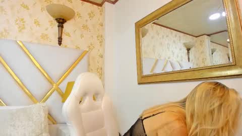 Snapshot of malorysweet chatting on October 2025 11:43:01 AM MalorySweet  online show from October 2025 11:43:01 AM