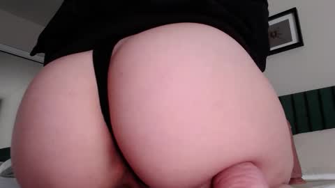 Snapshot of malthevalleyqueen chatting on January 2025 08:33:02 PM Mal online show from January 2025 08:33:02 PM