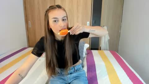 Snapshot of malucam_06 chatting on June 2026 08:24:01 PM instagram nueela online show from June 2026 08:24:01 PM