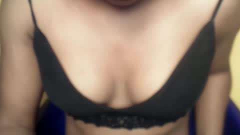 Snapshot of mammy31 chatting on June 2026 04:21:01 AM mammy31 online show from June 2026 04:21:01 AM