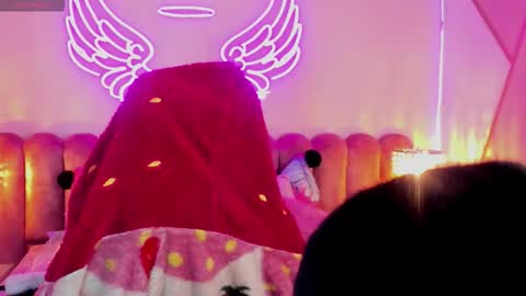   online show from December 2025 06:47:01 PM