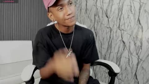 man_san11 online show from November 2025 02:43:02 PM