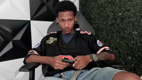 man_sant11 online show from April 2026 04:33:02 PM