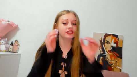 Snapshot of mandi_fox chatting on April 2026 05:07:01 PM mandi_fox online show from April 2026 05:07:01 PM