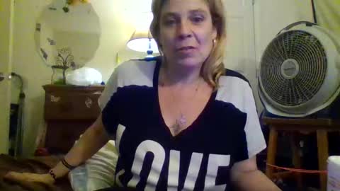 Snapshot of mandilube39 chatting on May 2026 01:14:01 AM mindy22 online show from May 2026 01:14:01 AM